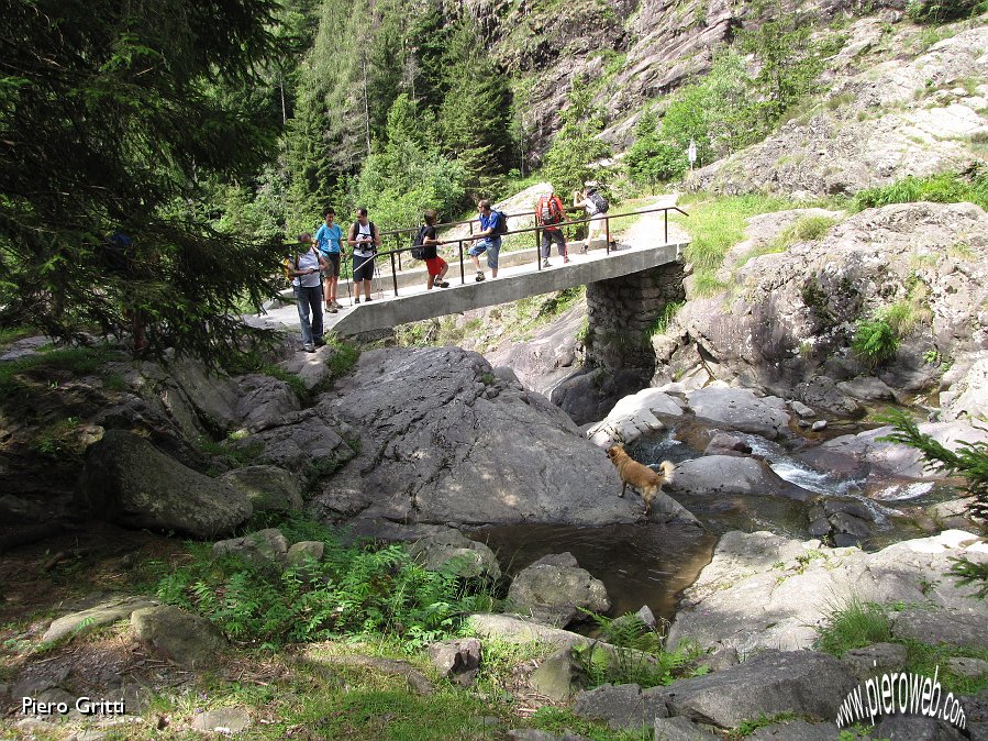 15  Ponticello sul torrente Gleno.jpg
